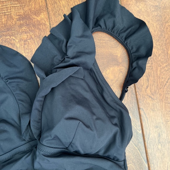 GAP Maternity Recycled Ruffled V-Neck One-Piece Suit - Picture 5 of 6